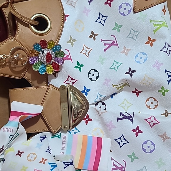 Louis Vuitton Ursula GM - Picture 4 of 15